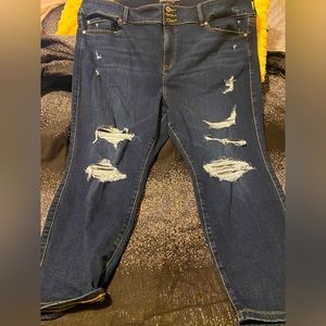 Brand New distressed Torrid Jeggings 26 Extra Short, never worn!